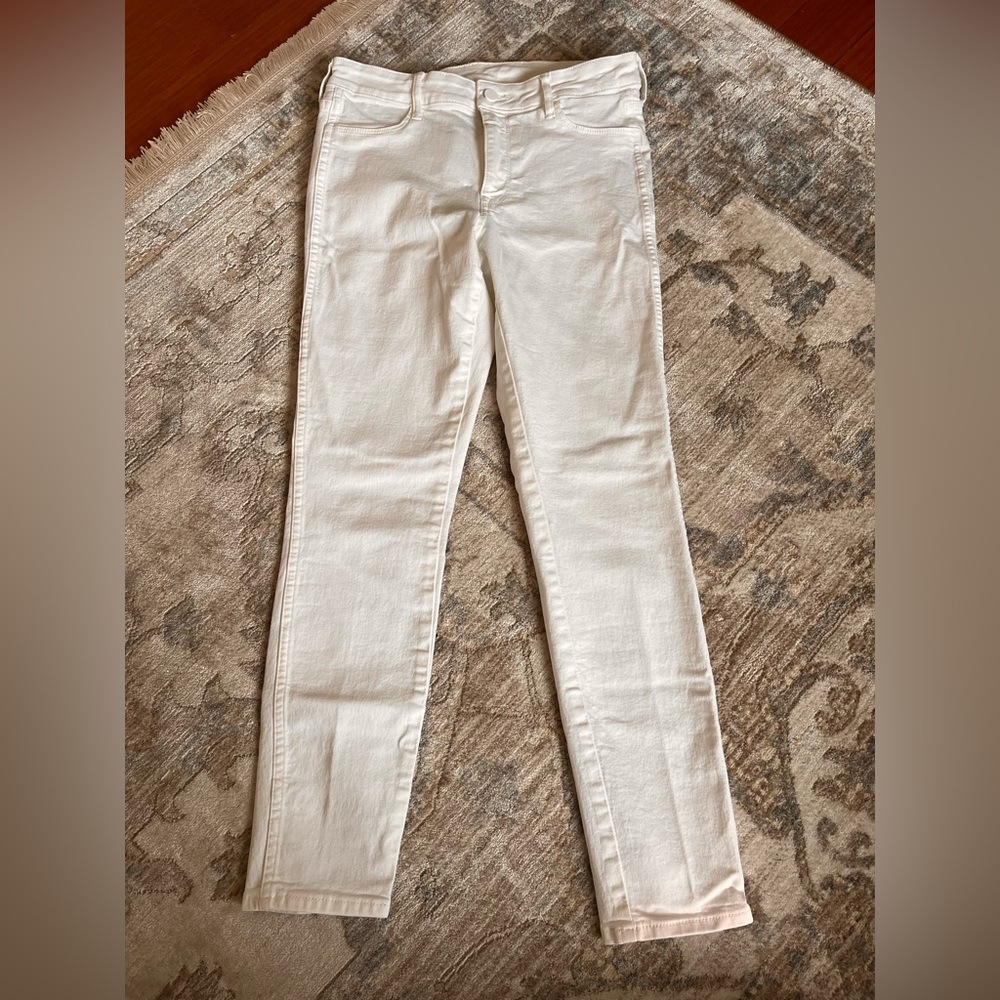 White denim skinny jeans ✨